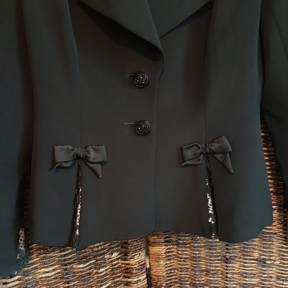Louis Feraud Silk Blazer Black 38 6 Small Medium Bows Lace Formal French Chic - Picture 3 of 10